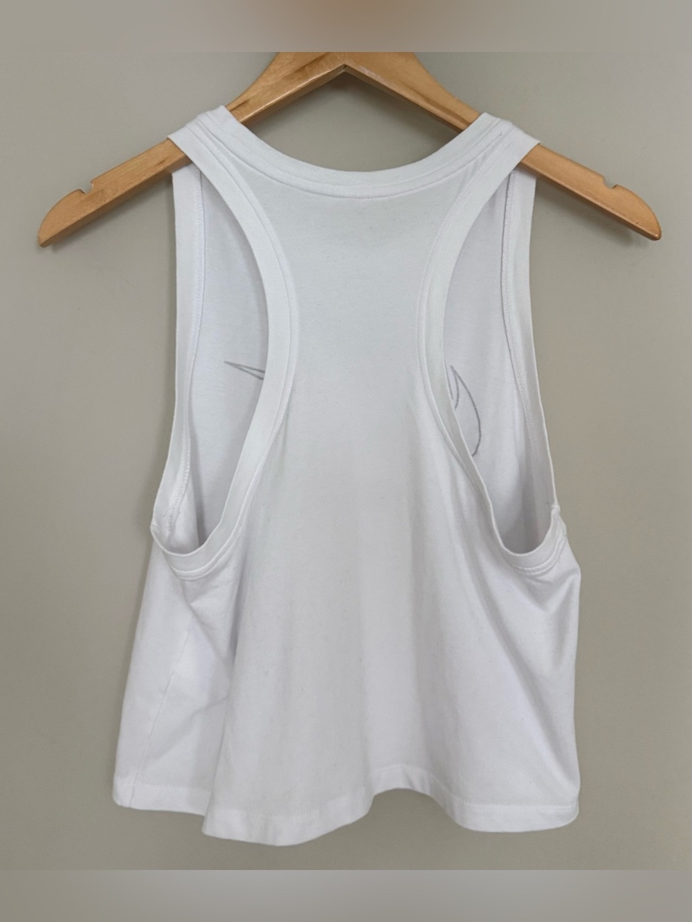 Nike Swoosh Women’s White & Black Cropped Gymnastics Tank Set - Size Small - Picture 3 of 7
